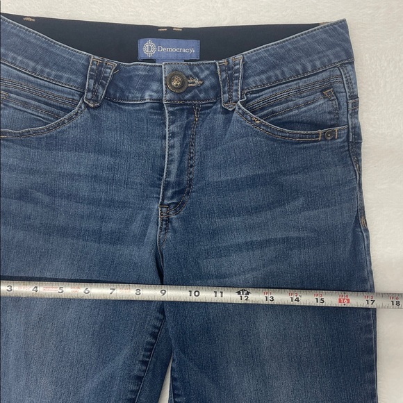 Democracy “Ab”solution Straight Jeans Size 6P - Picture 6 of 9